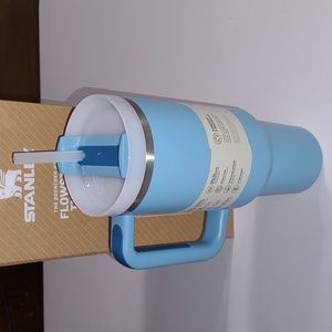 Stanley 40 oz Flowstate Quencher H2.0 Tumbler Pool Blue handle straw bottle H2O